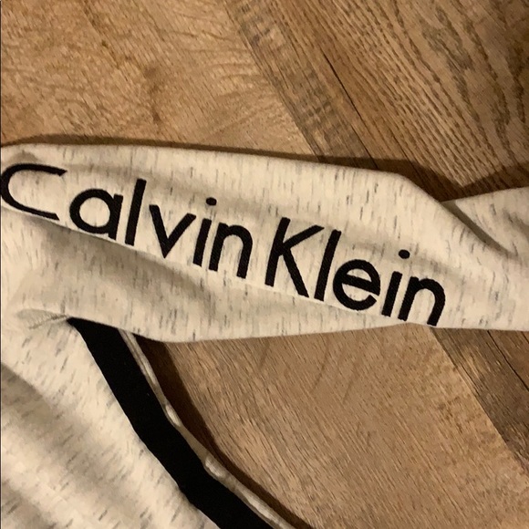 Calvin Klein performance sweatshirt - Picture 2 of 2